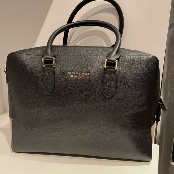 Burberry Banner Bag - Picture 4 of 7